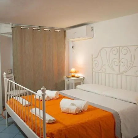 Apartament Domus Lord Byron: Centro